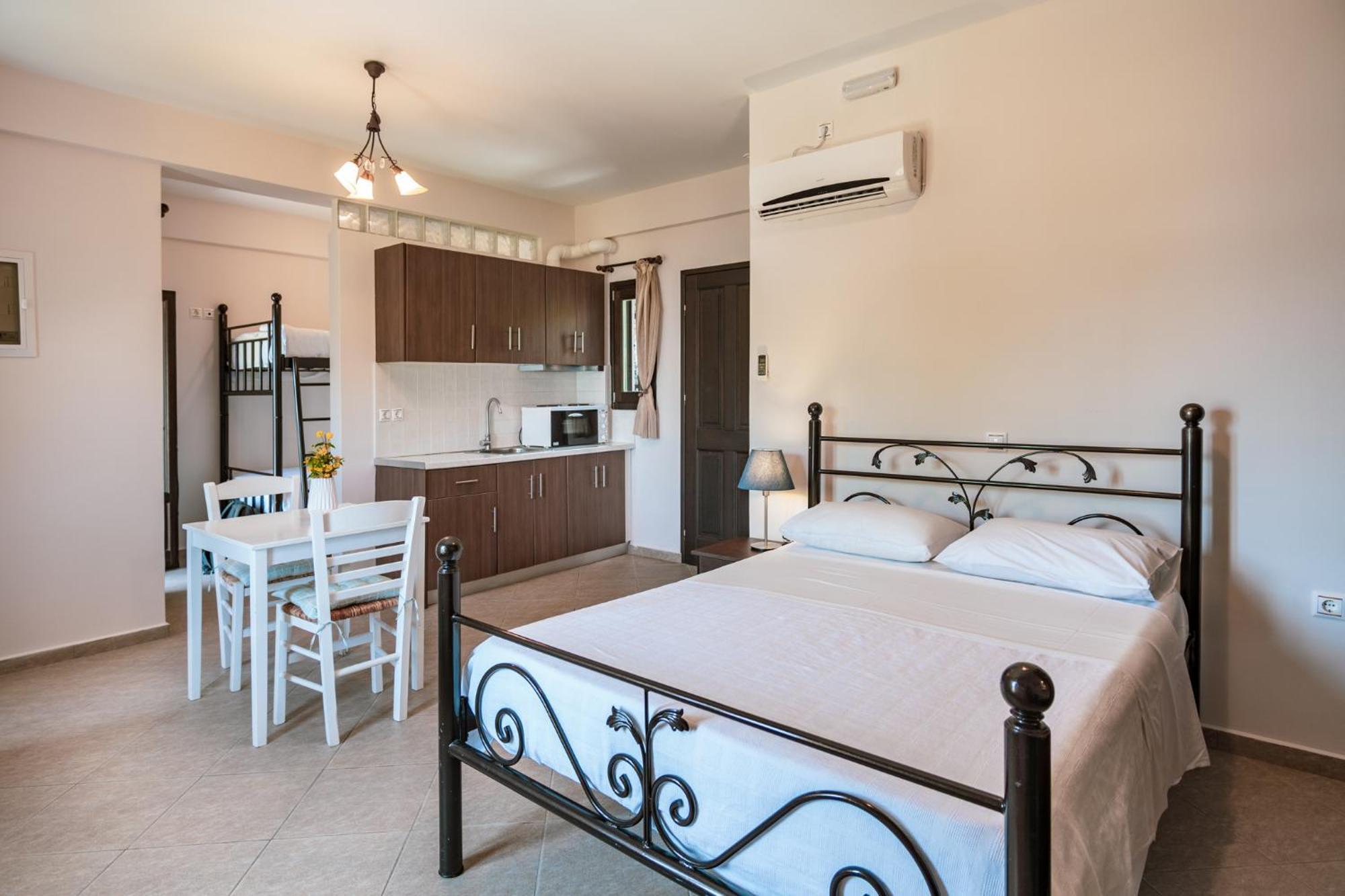 Ferienwohnung Xenios Kotronas Exterior foto