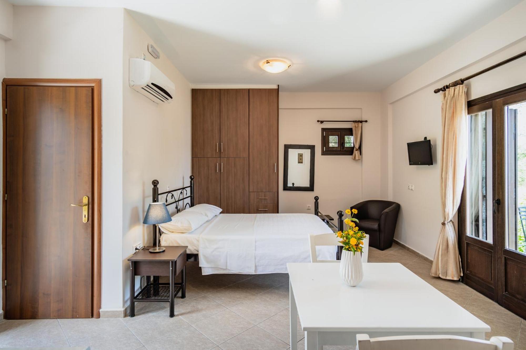 Ferienwohnung Xenios Kotronas Exterior foto